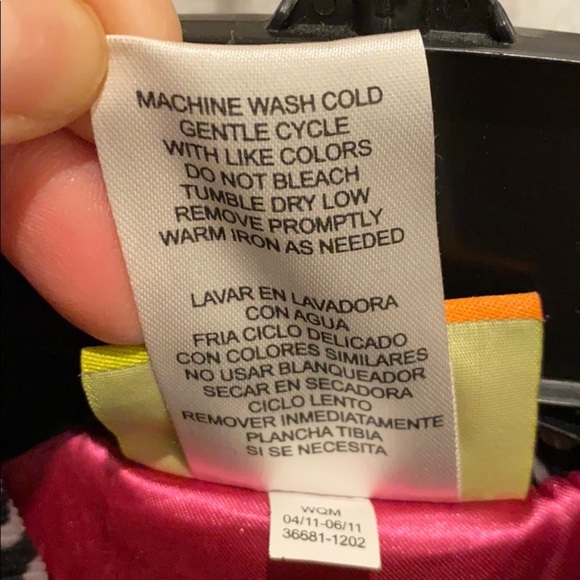 Leopard jacket with pink details. Size 4 toddler - Picture 6 of 10